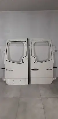 Mercedes-Benz Sprinter W907 W910 Rear door