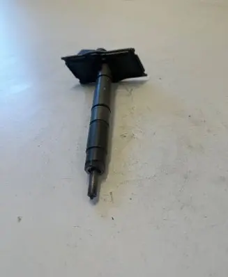 Audi A6 S6 C6 4F Fuel injector 0445115054