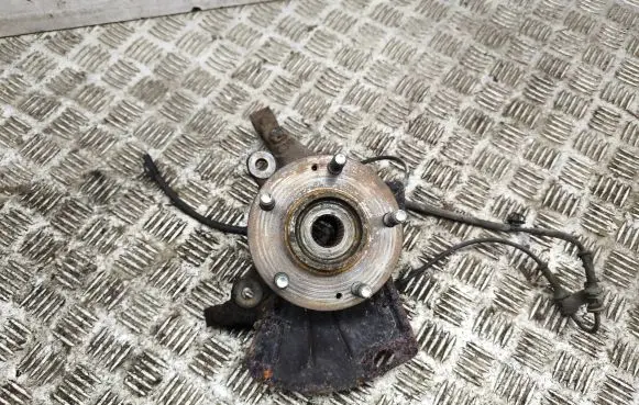 Front wheel hub