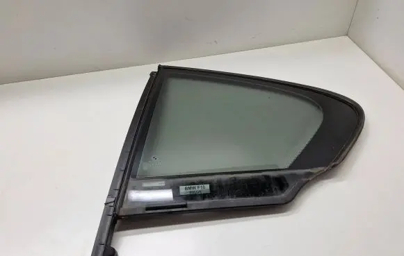 BMW 5 F10 F11 Rear vent window glass 7311245
