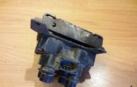 Ford Escort High voltage ignition coil 88SF12029A2A