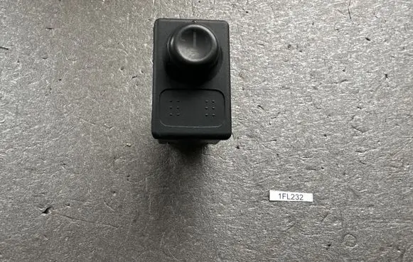 Wing mirror switch