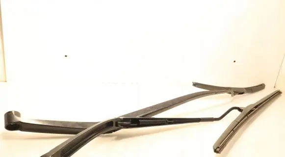 Front wiper blade arm