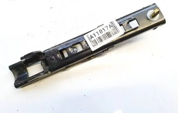 Ford Focus Seat belt adjustment rail 33007942
