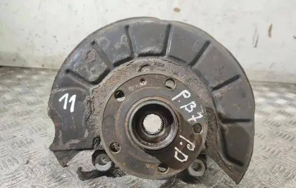 Volkswagen PASSAT B7 Front wheel hub 230505