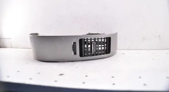 Toyota Prius (XW20) Dashboard air vent grill cover trim 5568047021