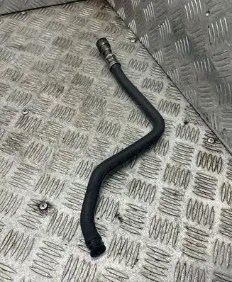 Coolant pipe/hose