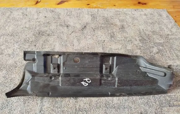 Audi TT Mk1 Front arch trim 8N0821112A