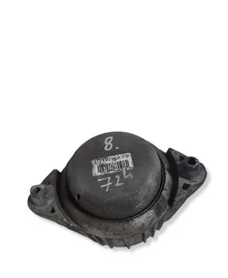 Mercedes-Benz E W212 Engine mount bracket A2122404117 3618651