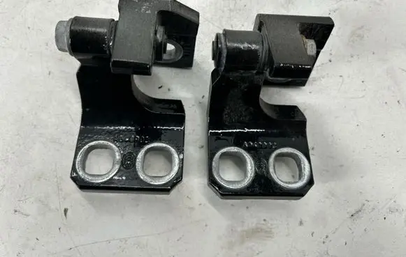 Maserati Ghibli Rear door hinge set 675000162 675000161