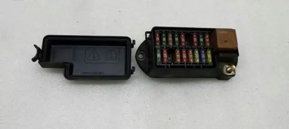 Jaguar XJ X308 Fuse module LNE2800AA