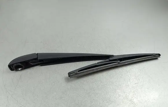 Jeep Grand Cherokee Rear wiper blade arm 