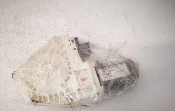 Audi A6 S6 C6 4F Front door window regulator motor 4F0959801B