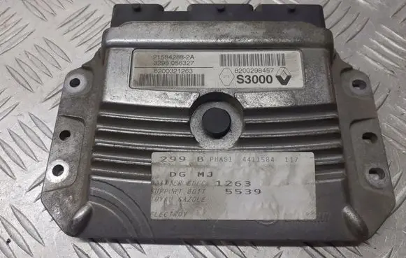 Renault Scenic II - Grand scenic II Engine control unit/module 8200298457