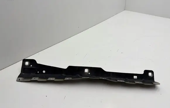 Mercedes-Benz GLC C253 Fender mounting bracket A2538810143