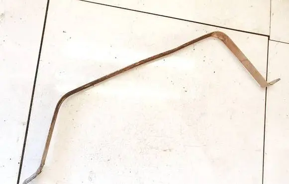 Volkswagen PASSAT B7 Fuel tank mounting bracket