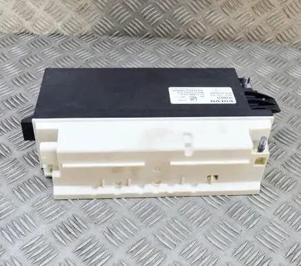 Volvo XC40 Car battery 32300677