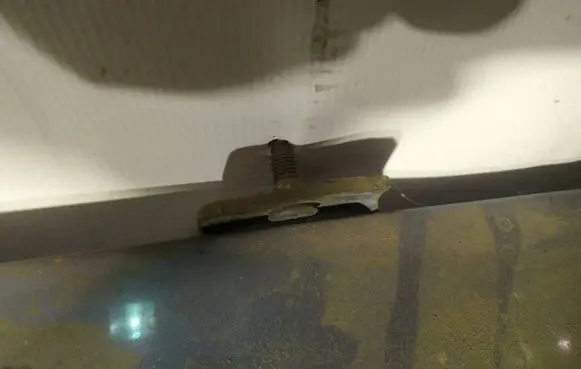 Citroen C3 Tailgate/trunk/boot hinge
