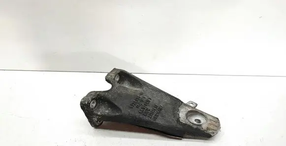 BMW 5 E60 E61 Engine mounting bracket 6770634