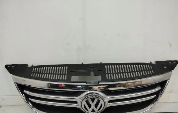 Volkswagen Tiguan Front bumper upper radiator grill 5N0853653
