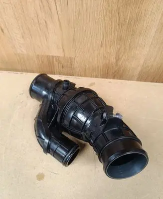 Mercedes-Benz GLS X167 Turbo air intake inlet pipe/hose A2561410058