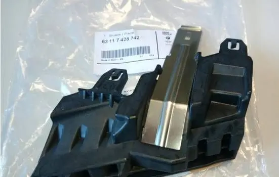 BMW X1 F48 F49 Front bumper mounting bracket 63117428742 7428742 NE63424