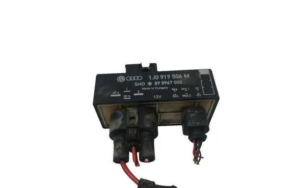 Skoda Fabia Mk1 (6Y) Coolant fan relay 1J0919506M 898967000
