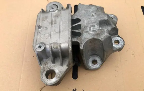 Ford Kuga III Engine mount bracket NX617M121BA
