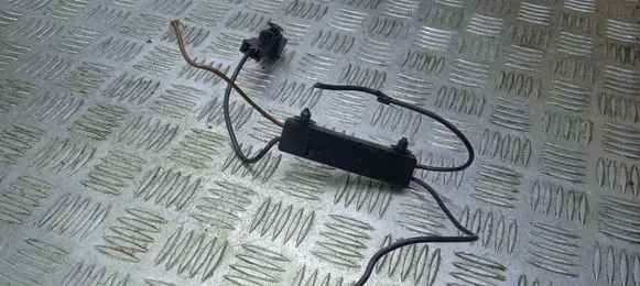 Mercedes-Benz CLS C218 AMG Aerial antenna amplifier A2128704589