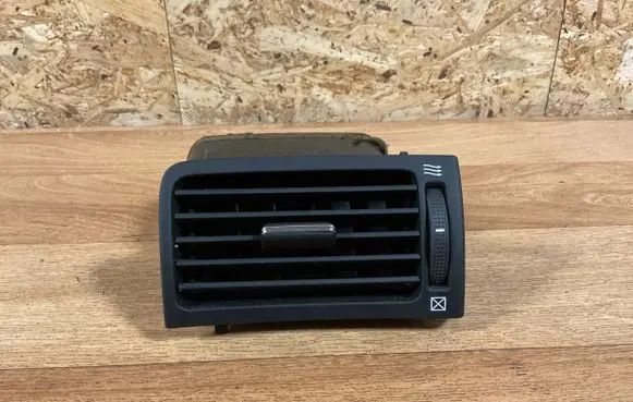 Toyota Avensis T250 Dashboard side air vent grill/cover trim 
