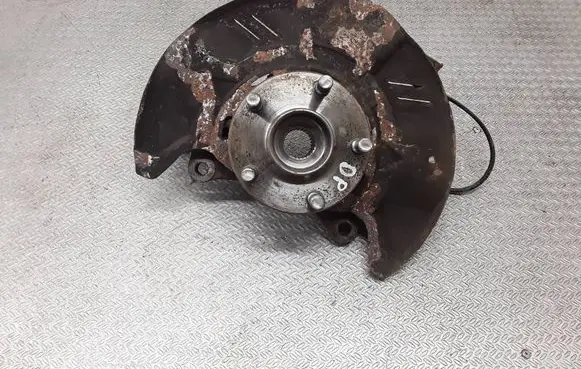 Subaru Forester SH Front wheel hub spindle knuckle 