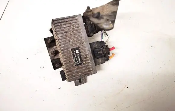 Glow plug pre-heat relay