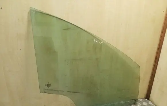 Peugeot 5008 Front door window glass four-door