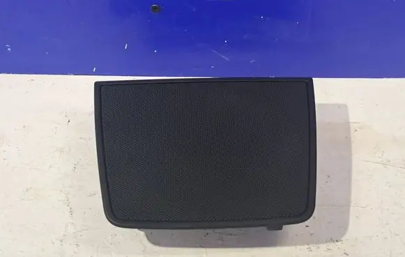 Maserati Ghibli Dash center speaker trim cover 670001677