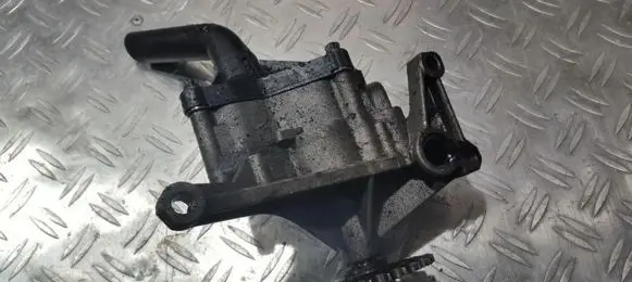 Mercedes-Benz Sprinter W901 W902 W903 W904 Oil pump 6061810801