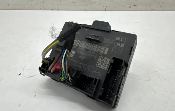 Audi A3 S3 8V Door control unit/module 5Q0959593E