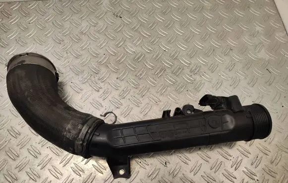 Volvo V60 Intercooler hose/pipe 31368609 136860