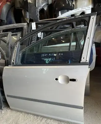 Ford C-MAX I Front door