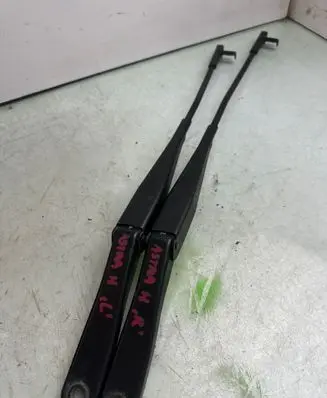Opel Astra H Front wiper blade arm 13111219LH