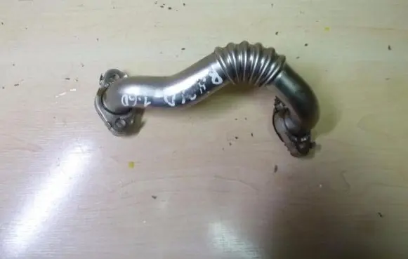 Skoda Rapid (NH) Turbo turbocharger oiling pipe/hose 03L131521Q VD2404
