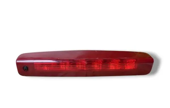 Third/center stoplight