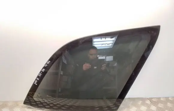 Mercedes-Benz ML W163 Rear side window A1636700312