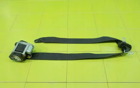 Ford Focus Front seatbelt 617231700 18AB13