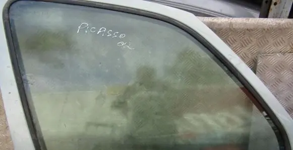 Citroen Xsara Picasso Front door window glass four-door