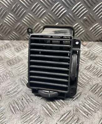 Hyundai Getz Dash center air vent grill