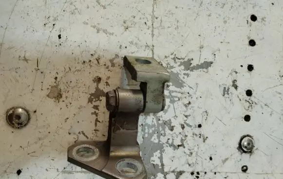 Volkswagen PASSAT CC Rear door upper hinge 3C4833402D