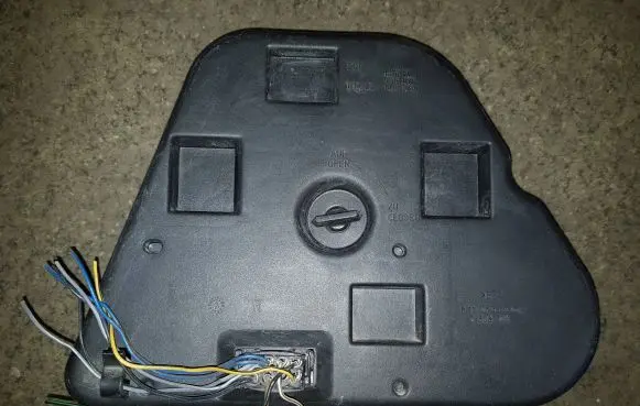 BMW 5 E39 Tail light bulb cover holder 8363566 14603602