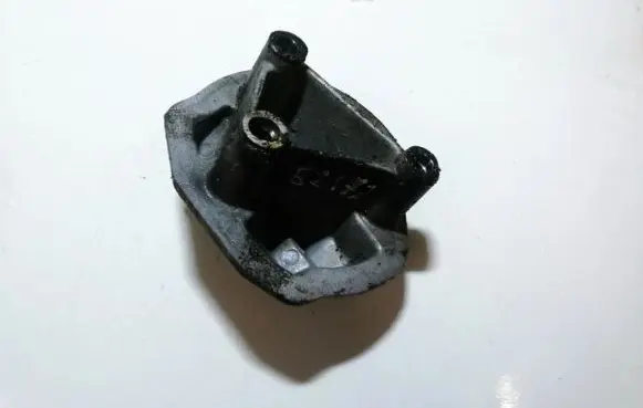 Peugeot 307 Engine mounting bracket 96385570