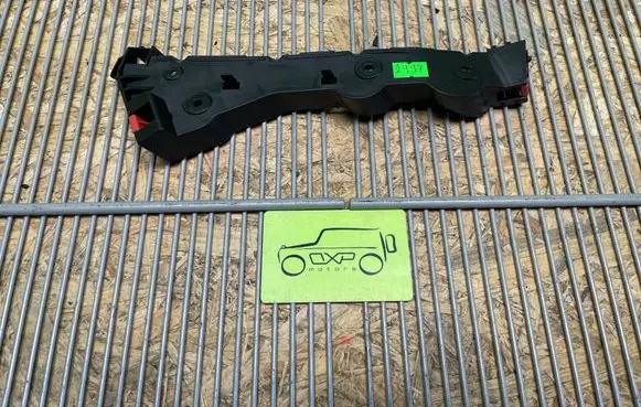Opel Zafira C Bumper support mounting bracket corner 713312