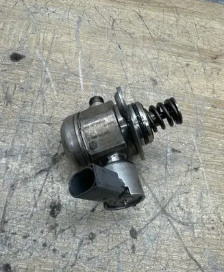 BMW 7 F01 F02 F03 F04 Fuel injection high pressure pump 7595339 0261520144 1003718070